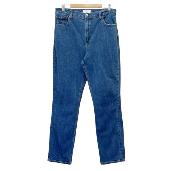 Abercrombie & Fitch The 90s Straight Ultra High Rise Size 33 | 16 Medium Wash - Picture 1 of 10